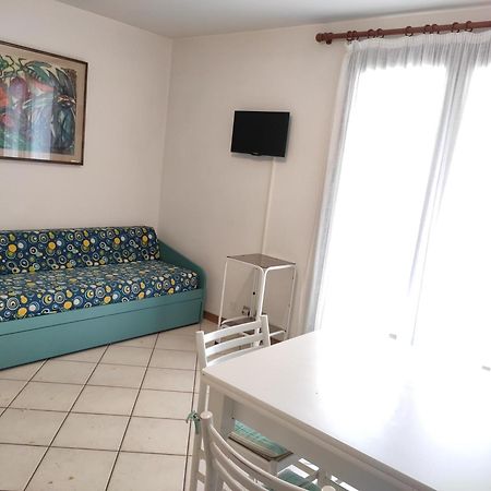 Condominio Maria Lignano Sabbiadoro Bagian luar foto