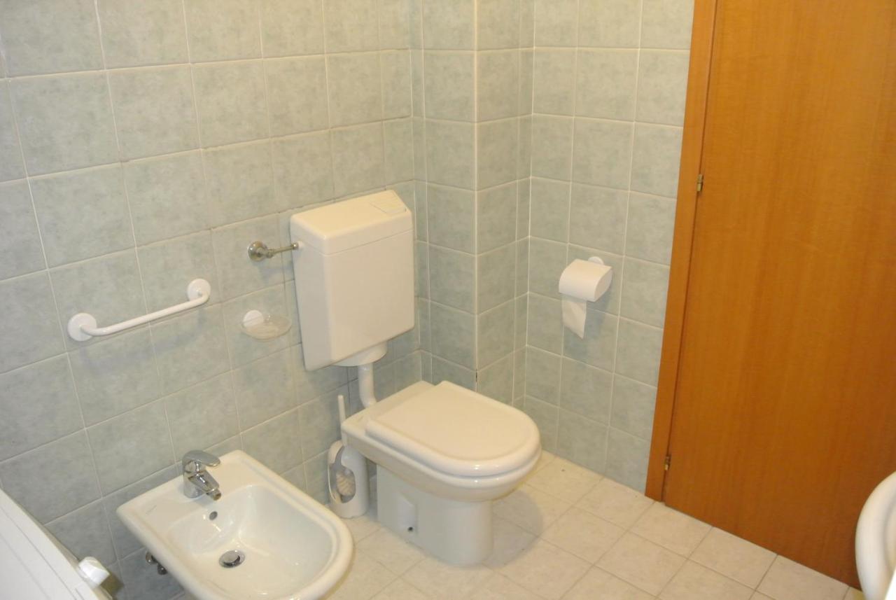 Condominio Maria Lignano Sabbiadoro Bagian luar foto