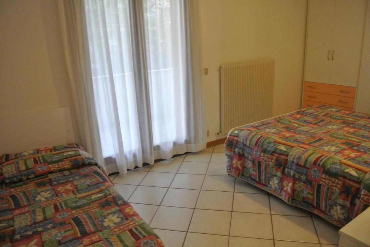 Condominio Maria Lignano Sabbiadoro Bagian luar foto