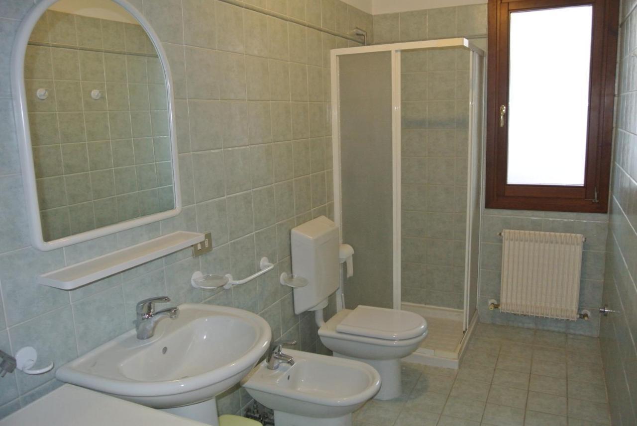Condominio Maria Lignano Sabbiadoro Bagian luar foto